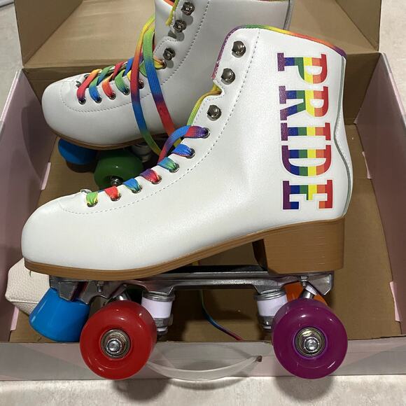Rainbow Pride Quad Roller Skates in size 8 - Picture 5 of 10